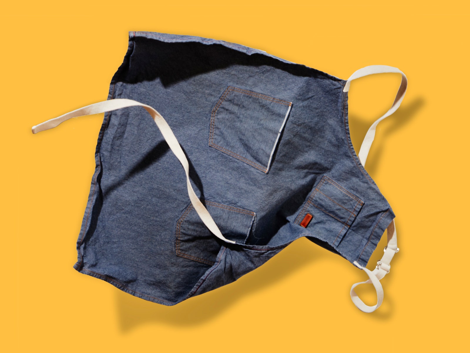 How to Wash an Apron Without the Strings Tangling